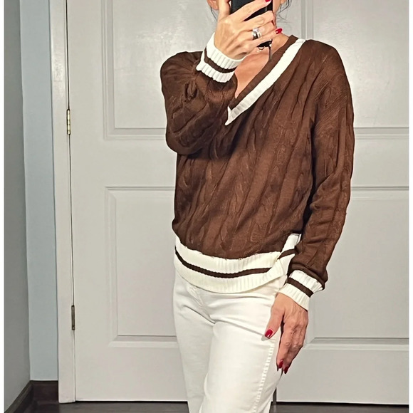 Brown cable knit V neck sweater - Picture 3 of 8